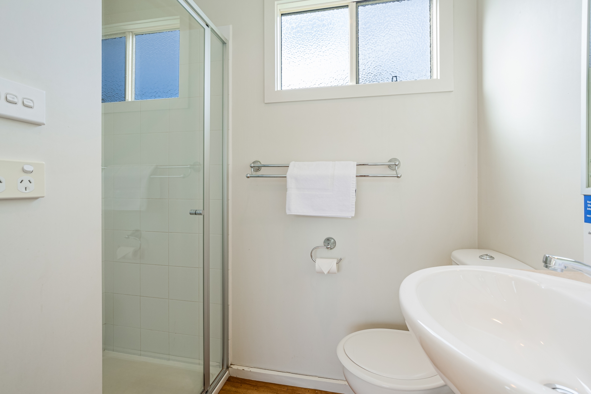 Modern: Bathroom